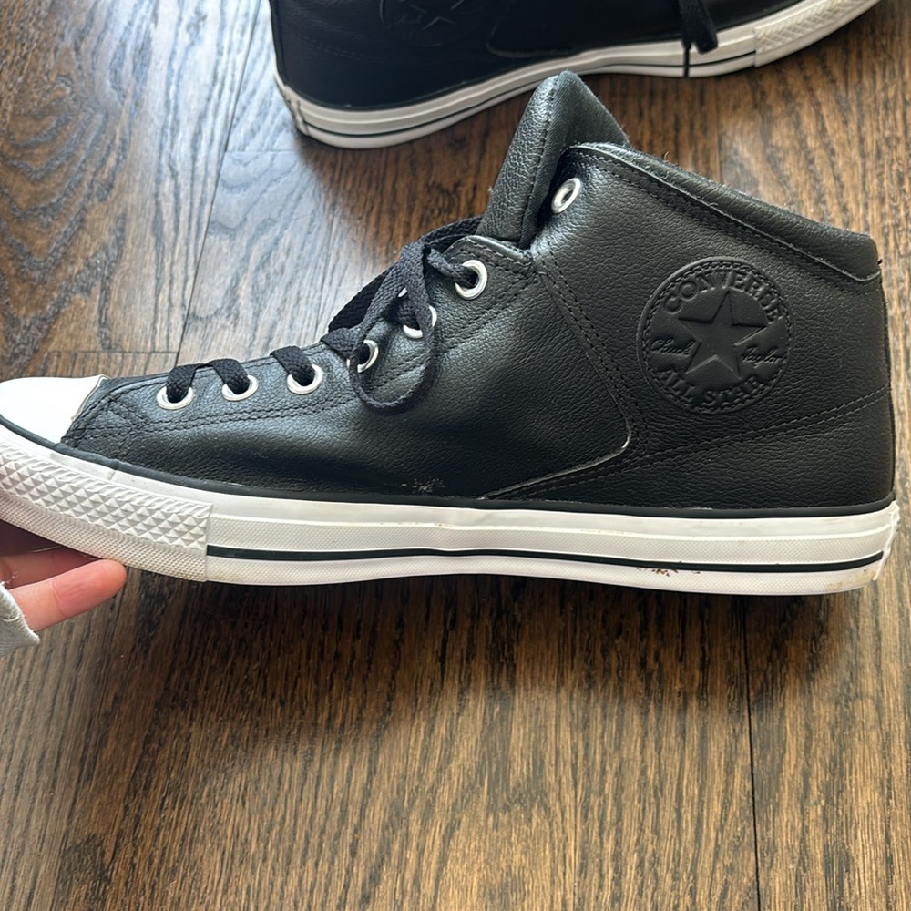 Like new- Mens Converse CHUCK TAYLOR ALL STAR HIGH STREET MID LEATHER - Picture 2 of 3